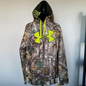 Under Armour hoodie Size M🔥